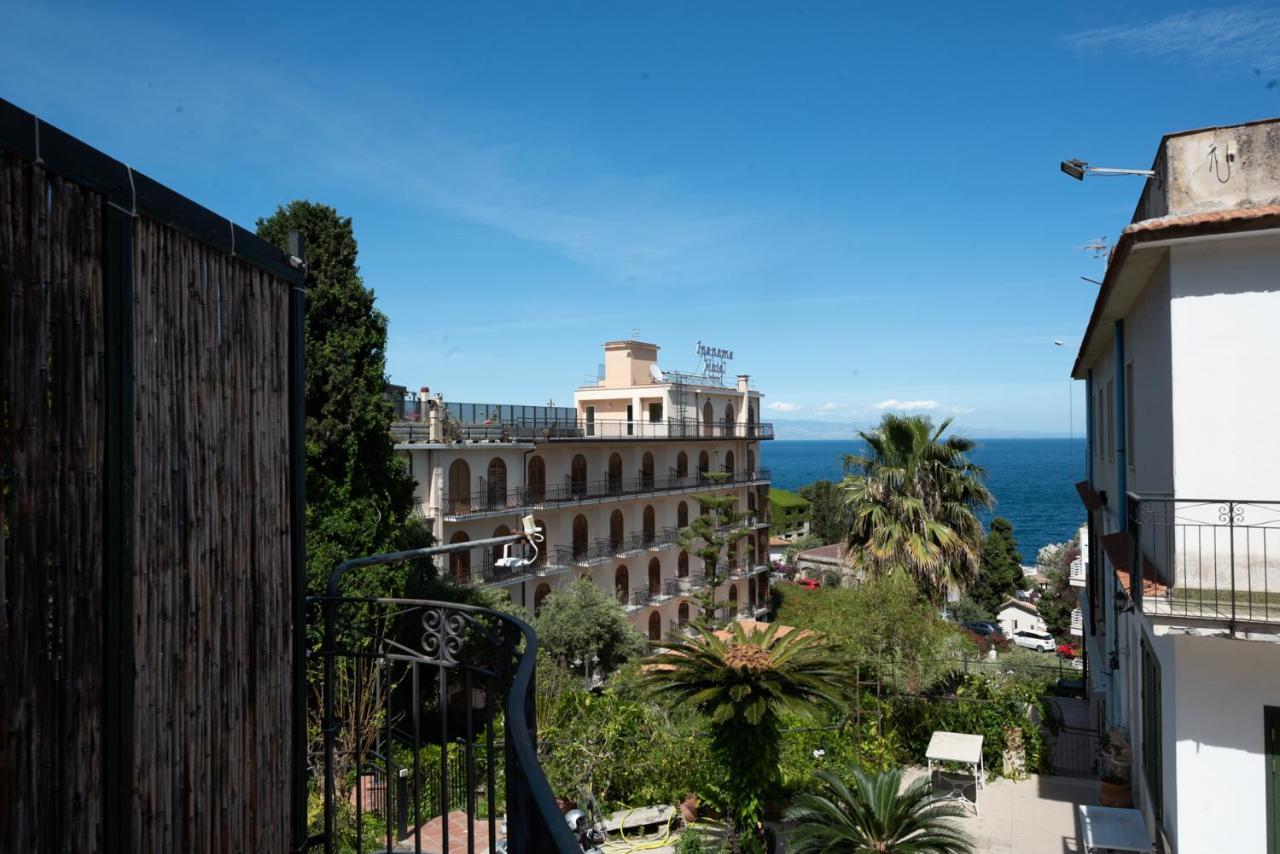 Moschella * Taormina